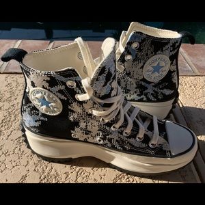 Women’s Chuck Taylor All Star Converse High Top Platform shoe size 8.5